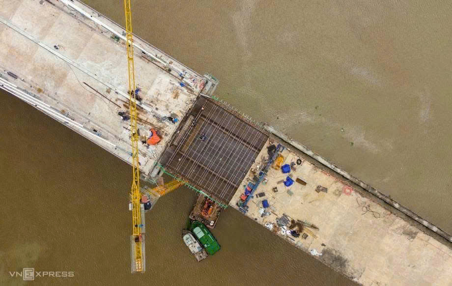 Cầu Bình Khánh - 1.000 lít AQURON 2000 cho mố cầu, dầm và mối nối - ảnh 5