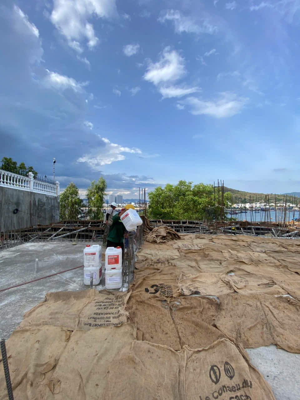 Biệt thự Nha Trang Seapark - phun A2000 sau 5 giờ đổ bê tông - ảnh 2