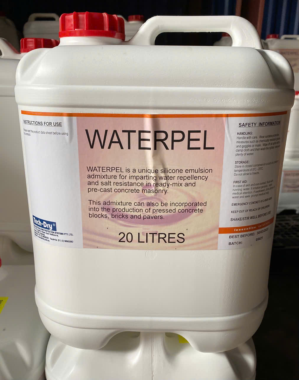 Can WATERPEL 20 lít - phụ gia silicone emulsion chống thấm và chống muối cho bê tông trộn sẵn, bê tông đúc khuôn, gạch block, gạch lát, thương hiệu Tech-Dry (Úc)